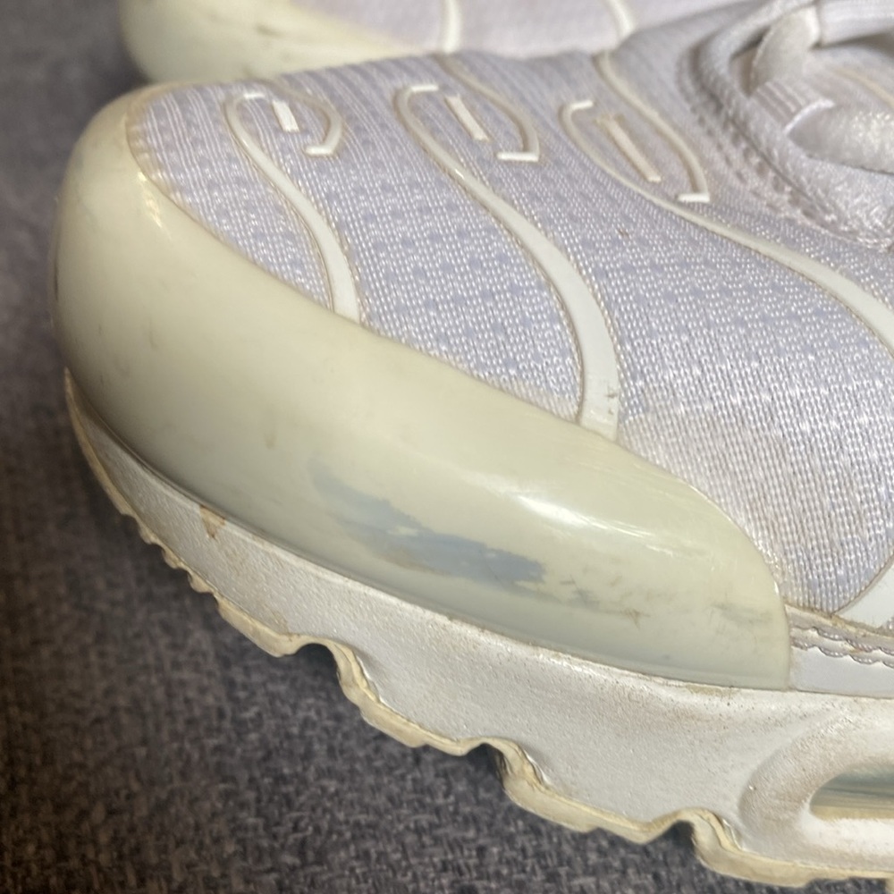 Nike Air Max Plus Sneakers in White - Picture 4 of 7